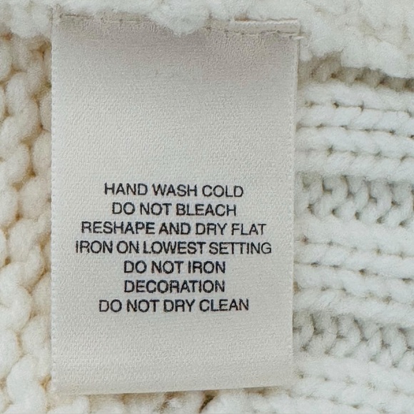 St. John's Bay Size XL Pink/Off-White Subtle Sequined Snowflake Pullover Sweater - Picture 8 of 8